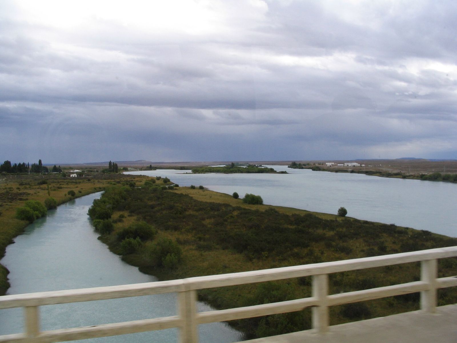 Río Santa Cruz a la altura de Comandante Luis Piedra Buena